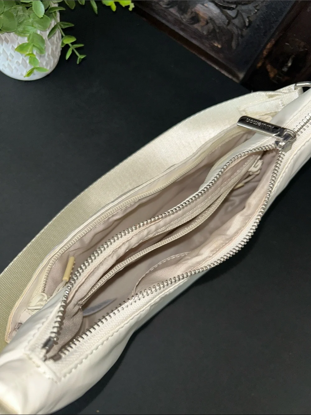 lululemon athletica cream shoulder